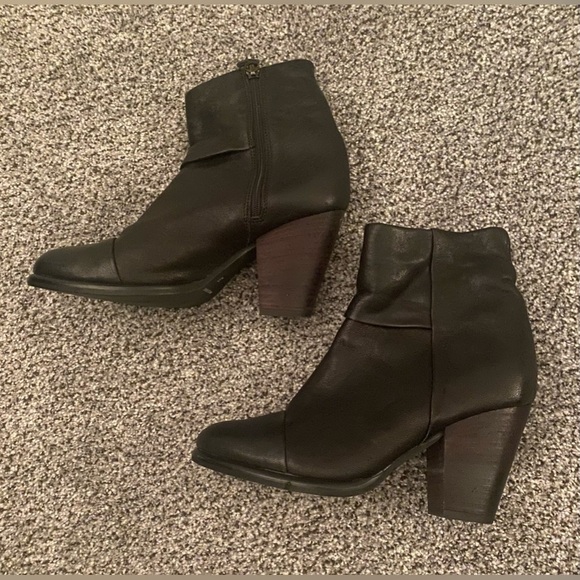 FABIANELLI Size EU 36 US 5.5 Black Italian Leather Chic Booties w Zip R $298 - Picture 4 of 10